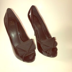 Saks Fifth Avenue size 9 heels